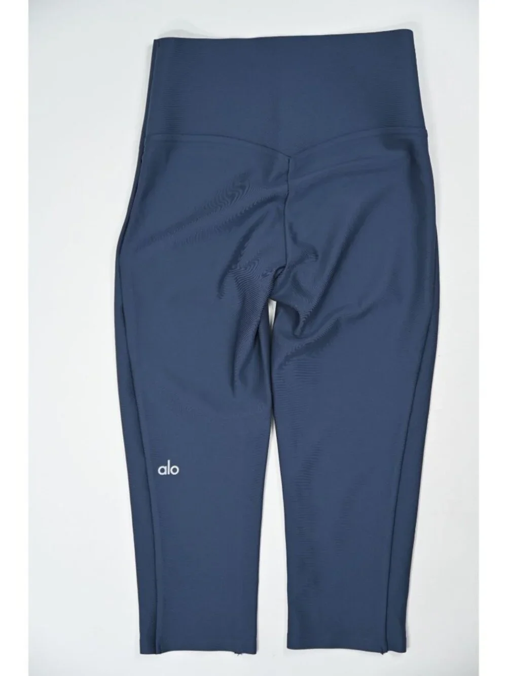 ALO Yoga Airlift High-Waist Sleek Capri W54396R in Navy